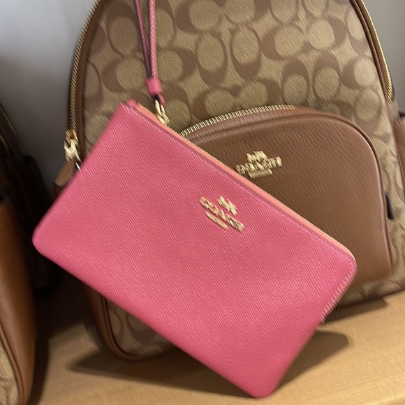 Coach Large Corner Zip Wristlet
IM/Rouge - Picture 15 of 16